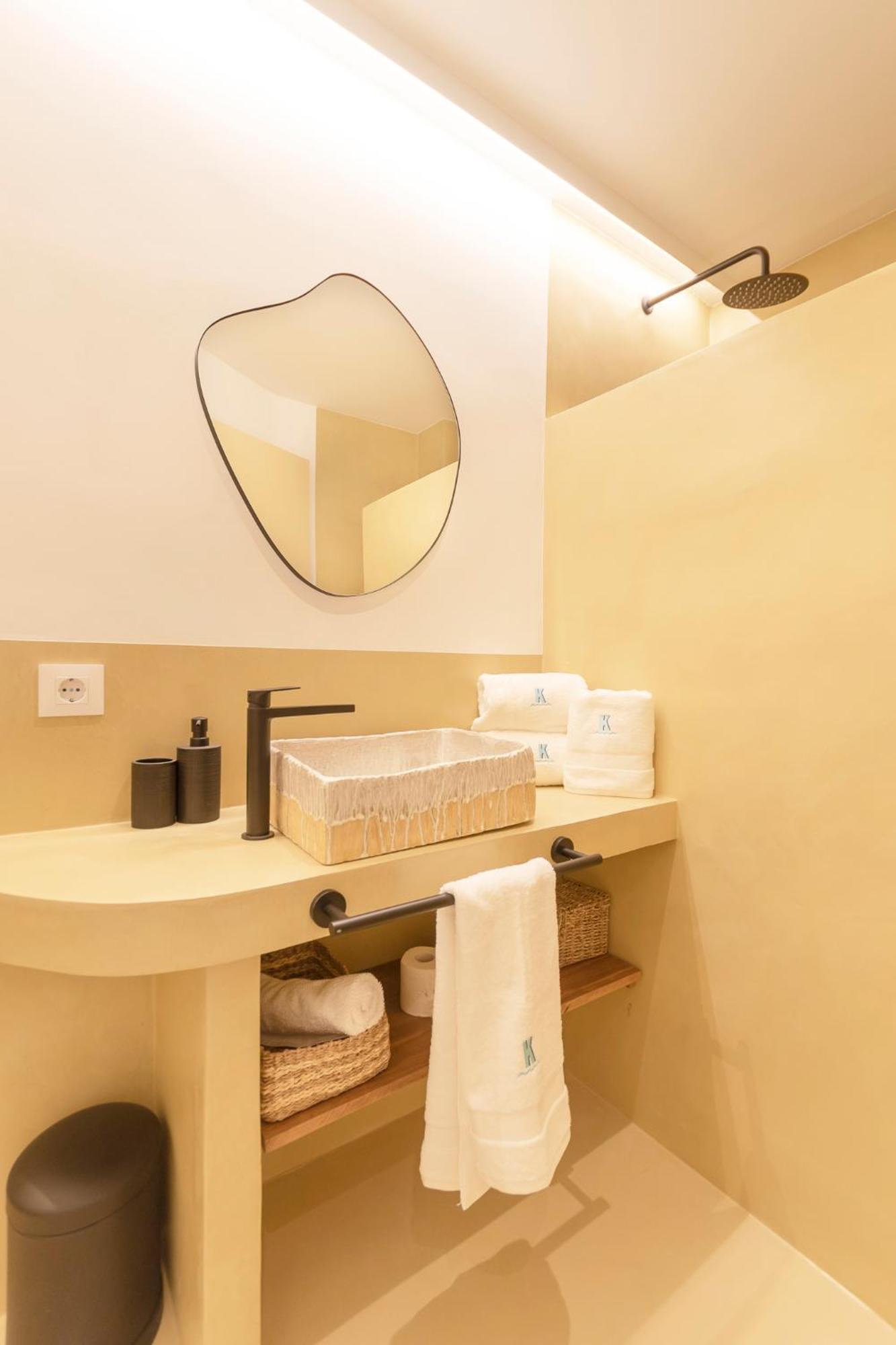 K-Sense By Nuka Homes Platja de Larenal Ngoại thất bức ảnh
