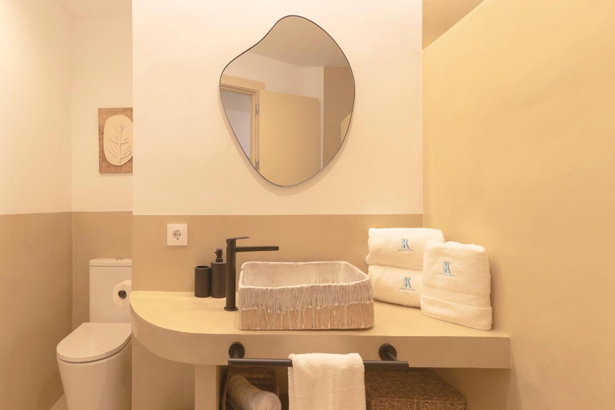 K-Sense By Nuka Homes Platja de Larenal Ngoại thất bức ảnh